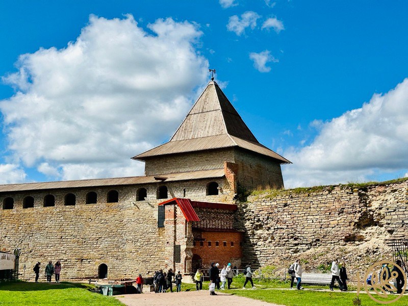 Экскурсионный круиз на метеоре в крепость «Орешек»