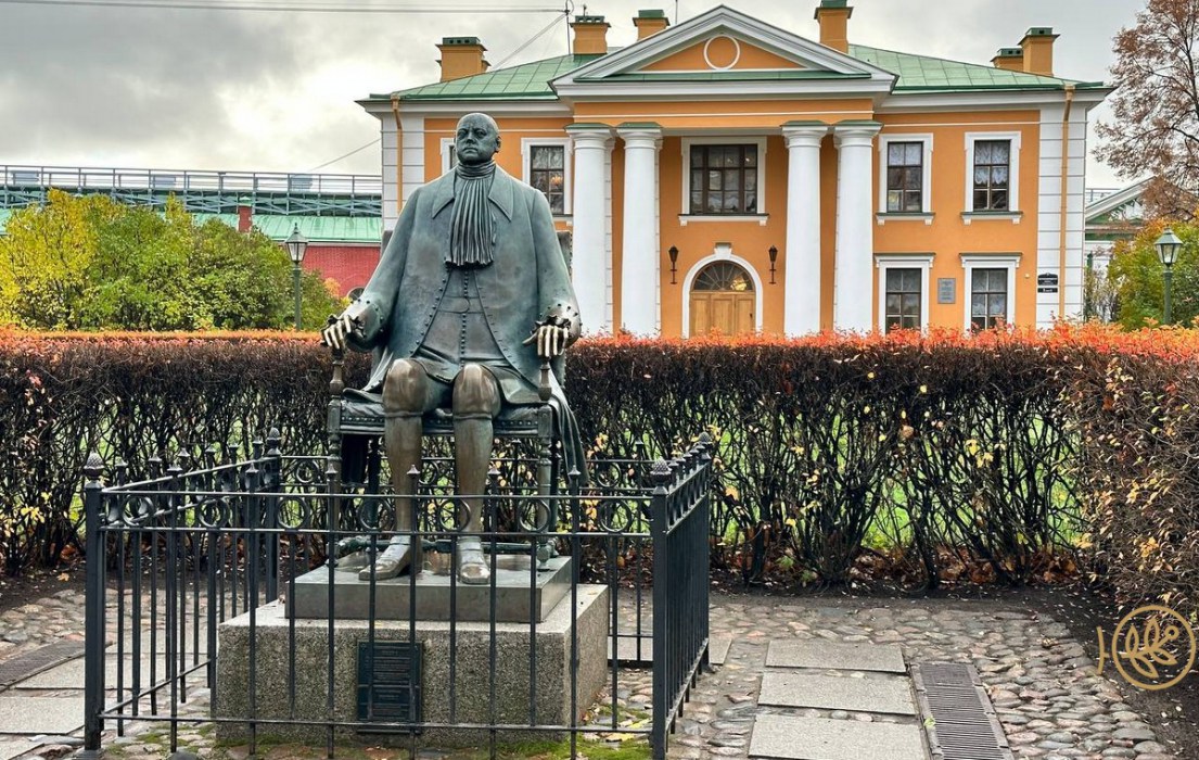памятник Петру I на Петропавловской крепости