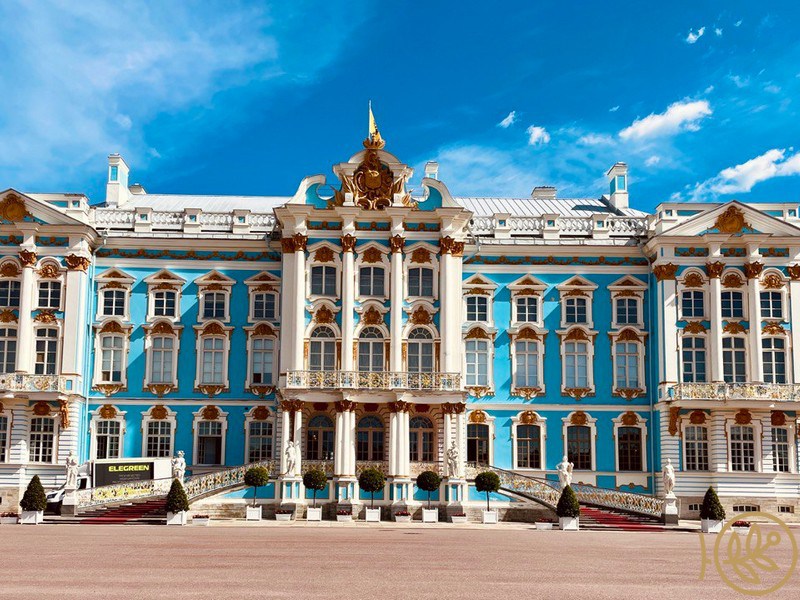 Экскурсия в Пушкин с посещением Екатерининского дворца, Янтарной комнаты и Царскосельского Лицея