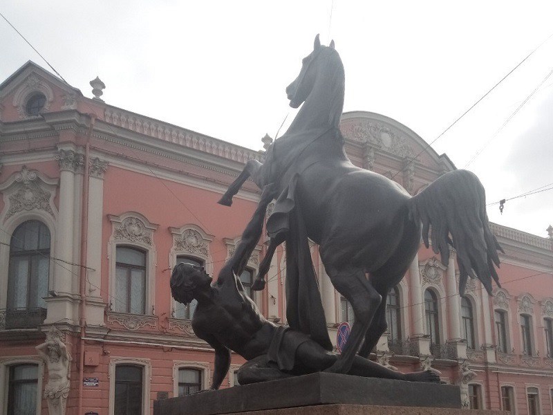 Традиции Петербурга – Ленинграда (пешеходная экскурсия)