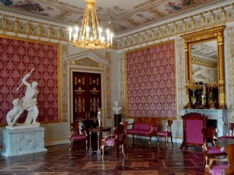 Экскурсия в Елагиноостровский дворец: парадные залы и кабинет императора Александра I